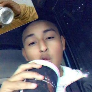 Meet your Posher, Manuel